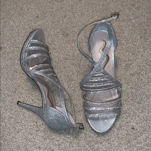 Nina heel